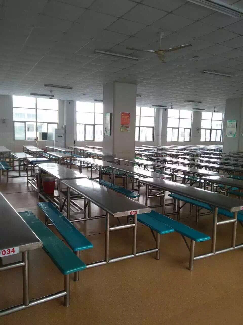 堰桥小学食堂腾方PVC塑胶地板