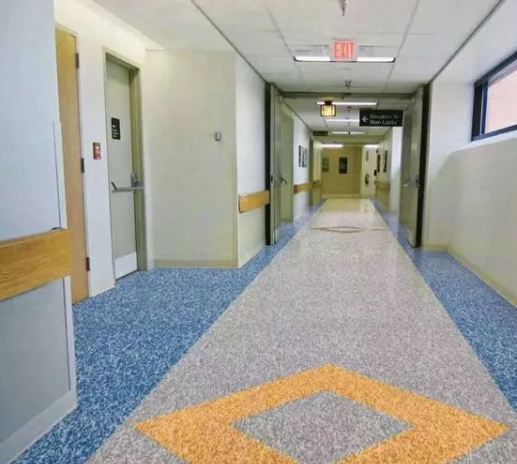 医院应该选PVC同质透心地板还是复合地板？