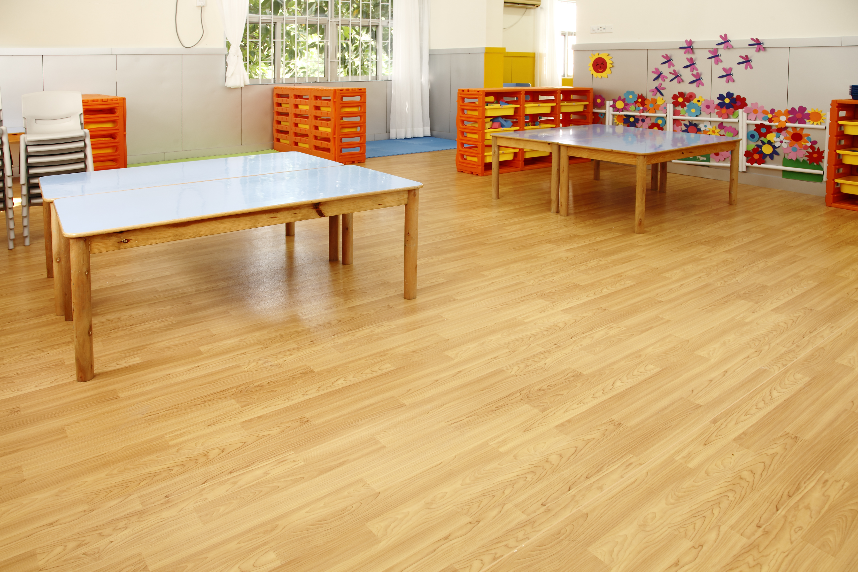 幼儿园地面选PVC塑胶地板，十年0意外【腾方PVC地板】