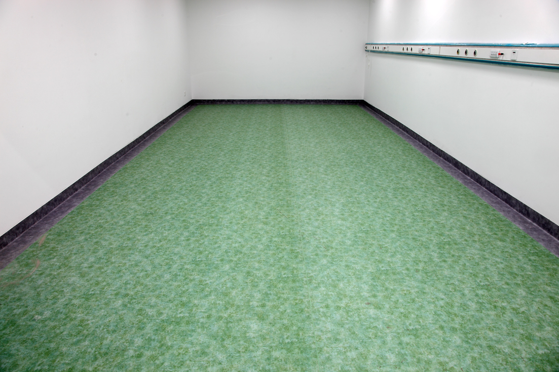 PVC地板与陶瓷地板，医院该怎么选择？【腾方PVC地板】