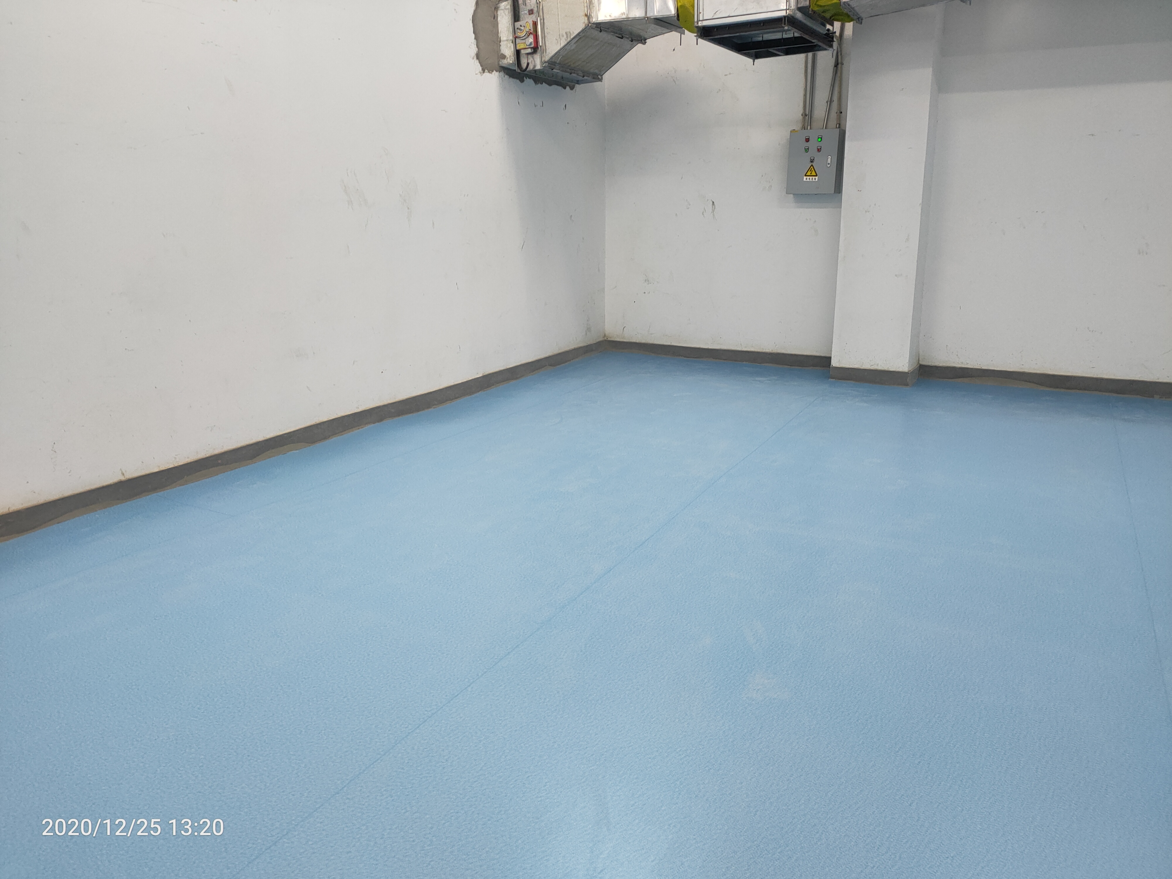 工艺PVC地板能否彻底取代环氧地坪？【腾方PVC地板】