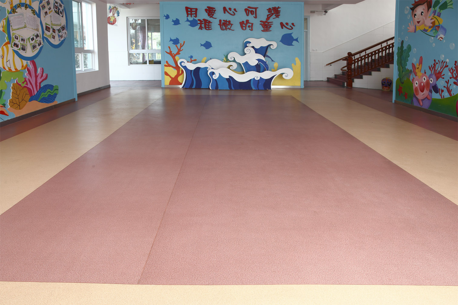 幼儿园PVC塑胶地板到底该选择什么颜色【腾方PVC地板】