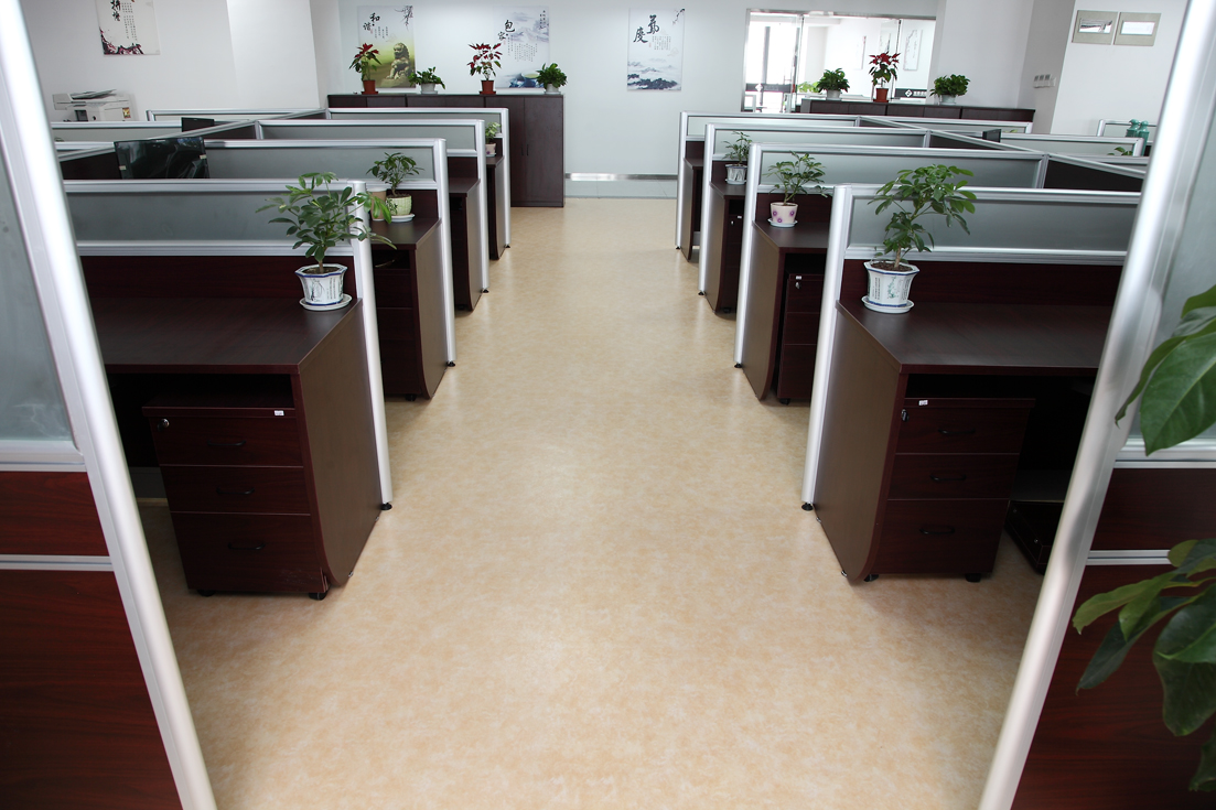 办公室用PVC塑胶地板已成为办公室装修首选地材【腾方PVC地板】