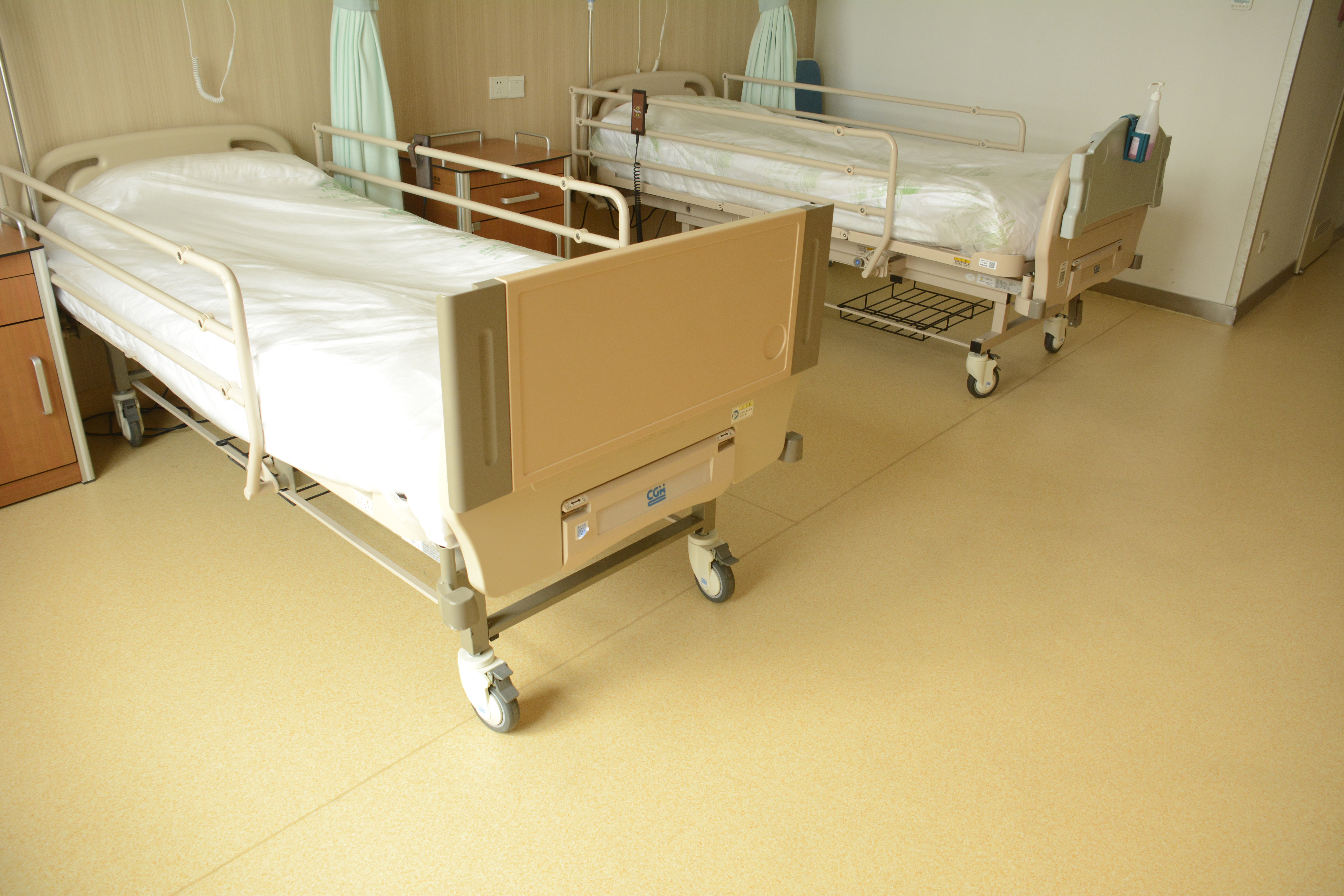 医院PVC地板安装前对地面基层要求【腾方PVC地板】