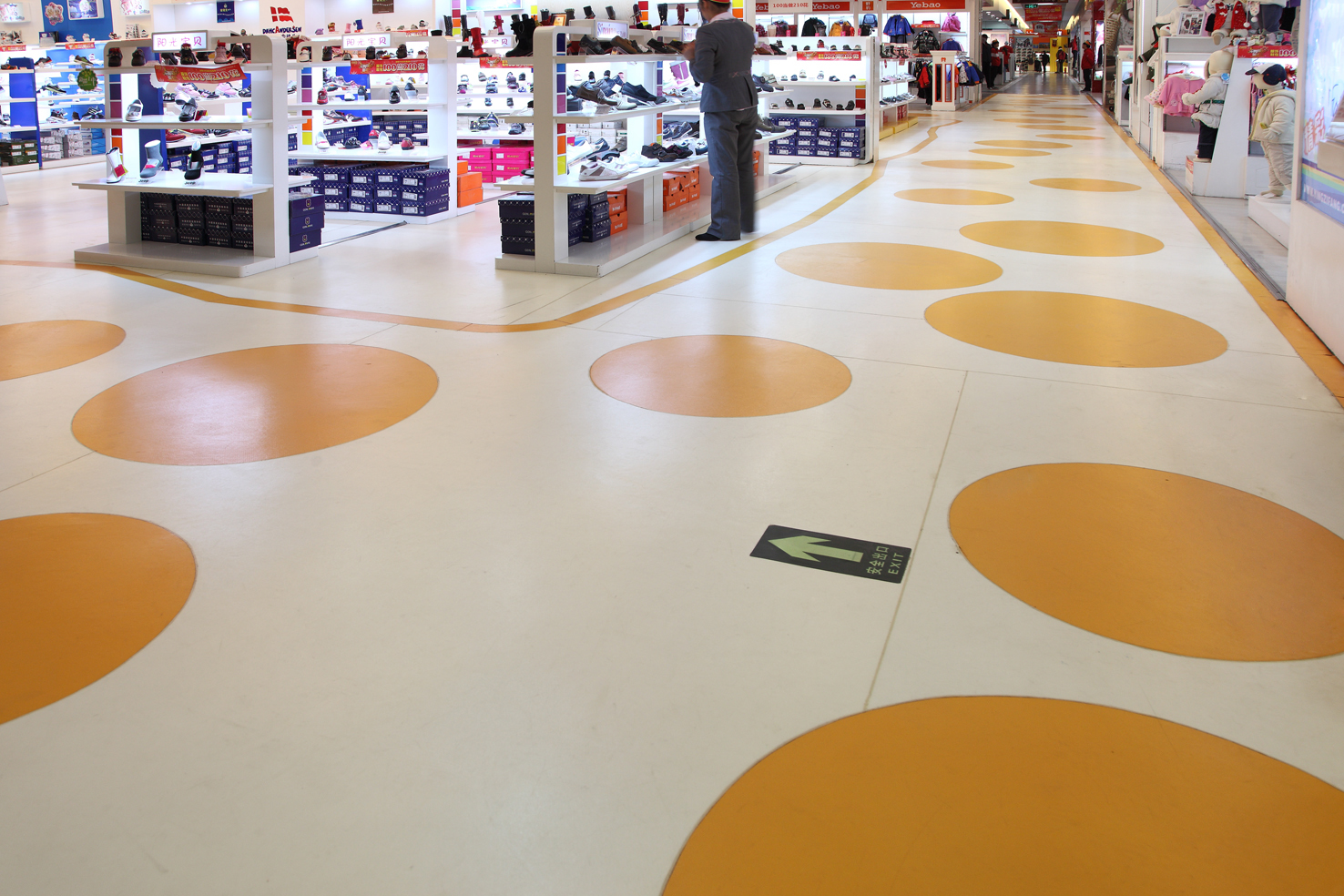 商场超市PVC塑胶地板的养护小窍门【腾方PVC地板】