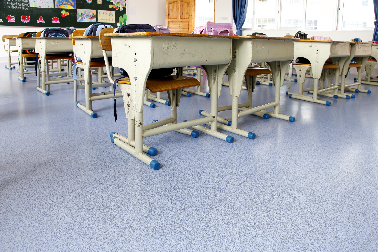 学校铺PVC地板的好处【腾方PVC地板】