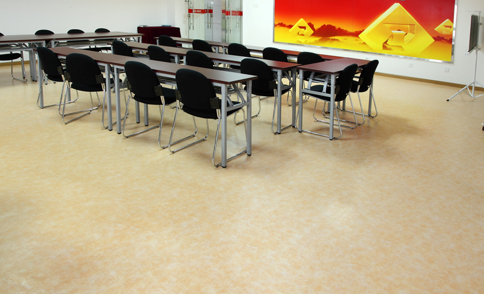 工装塑胶地板和地板革有什么不同？【腾方PVC地板】